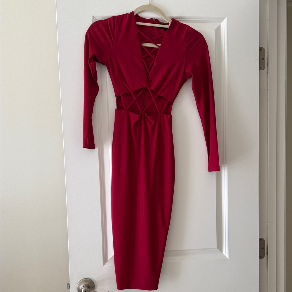 Chic Long Sleeve Red Dress with Cut-Out Design